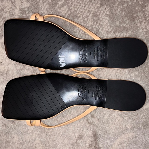 NEW Zara Square Toe Strappy Flat Sandals Sz 39 - Picture 3 of 5